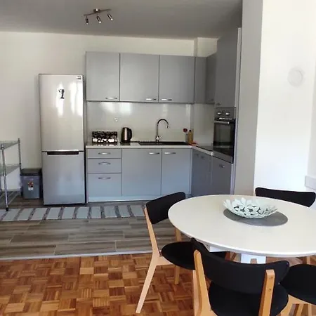 Emina Apartment *