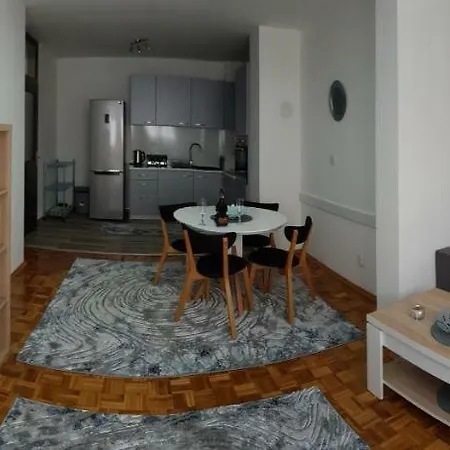 Emina Apartment *